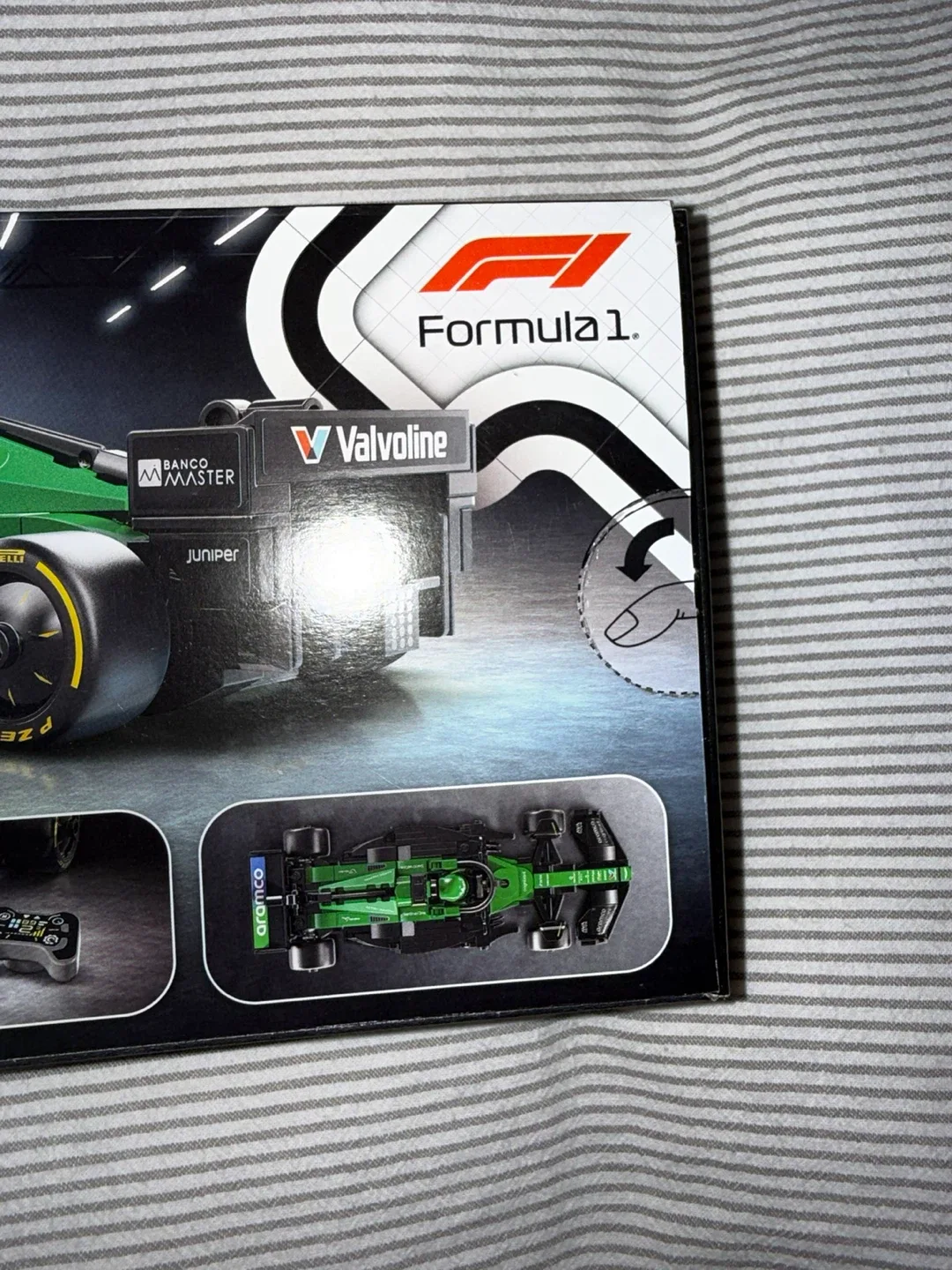 Lego Speed Champions Aston Martin Aramco F1® AMR24 77245 image indicator(4)