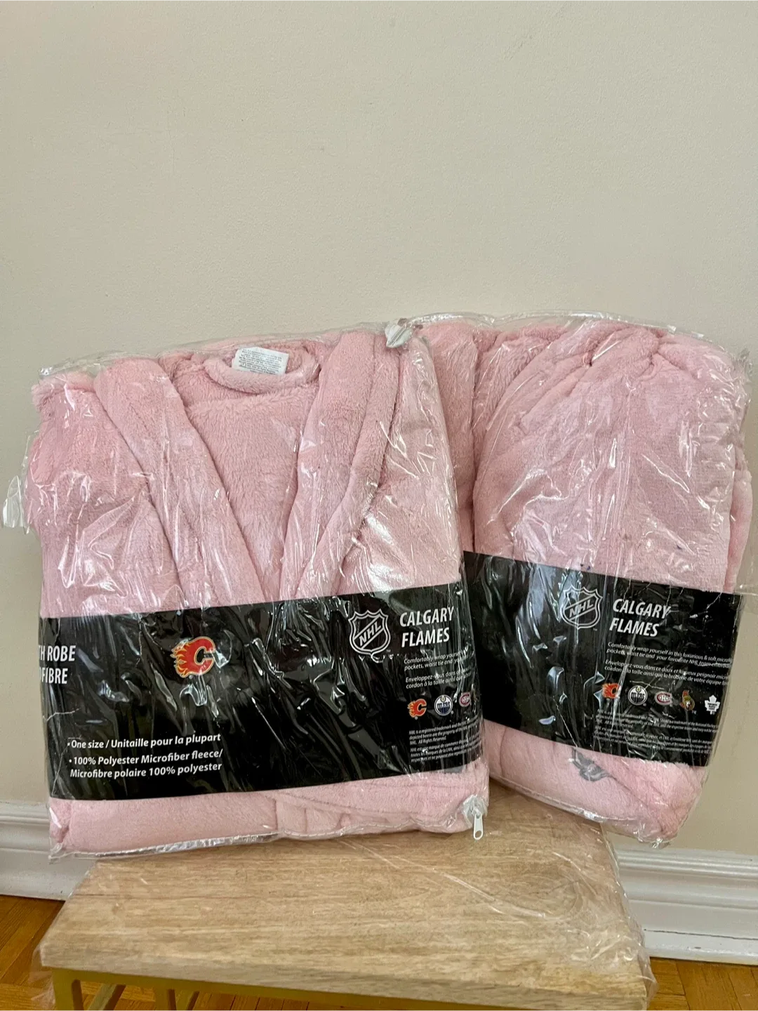 NHL - Calgary Flames Microfiber Robe