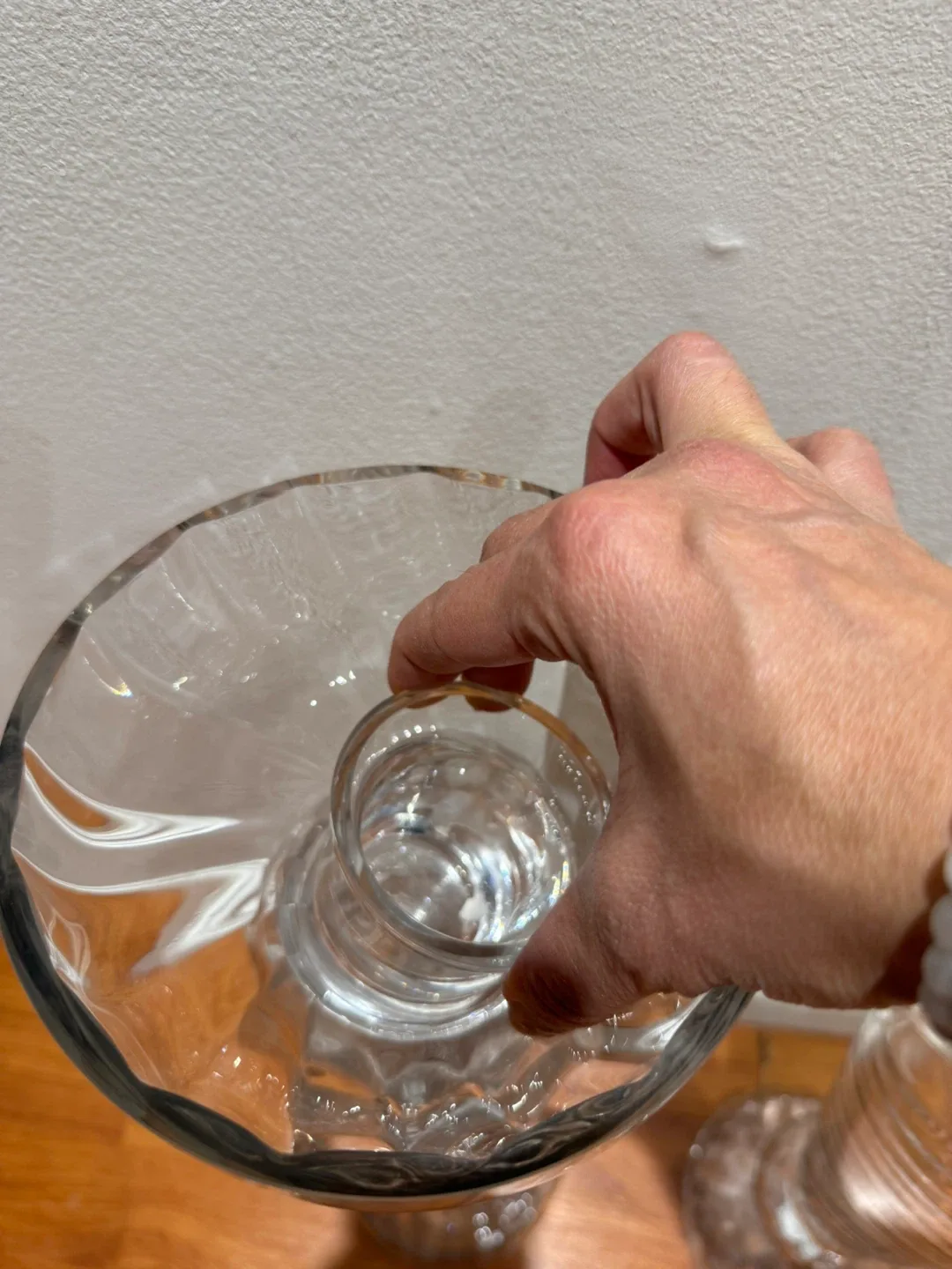 Pair of Clear Glass Vases image indicator(5)