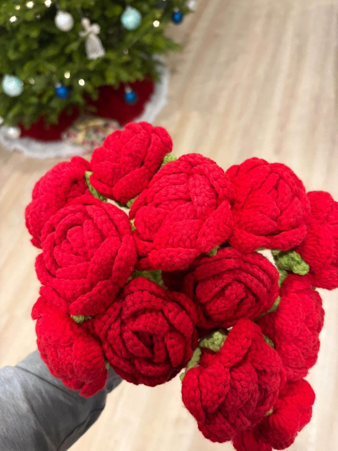 Red crochet Rose Bouquet - photo 3