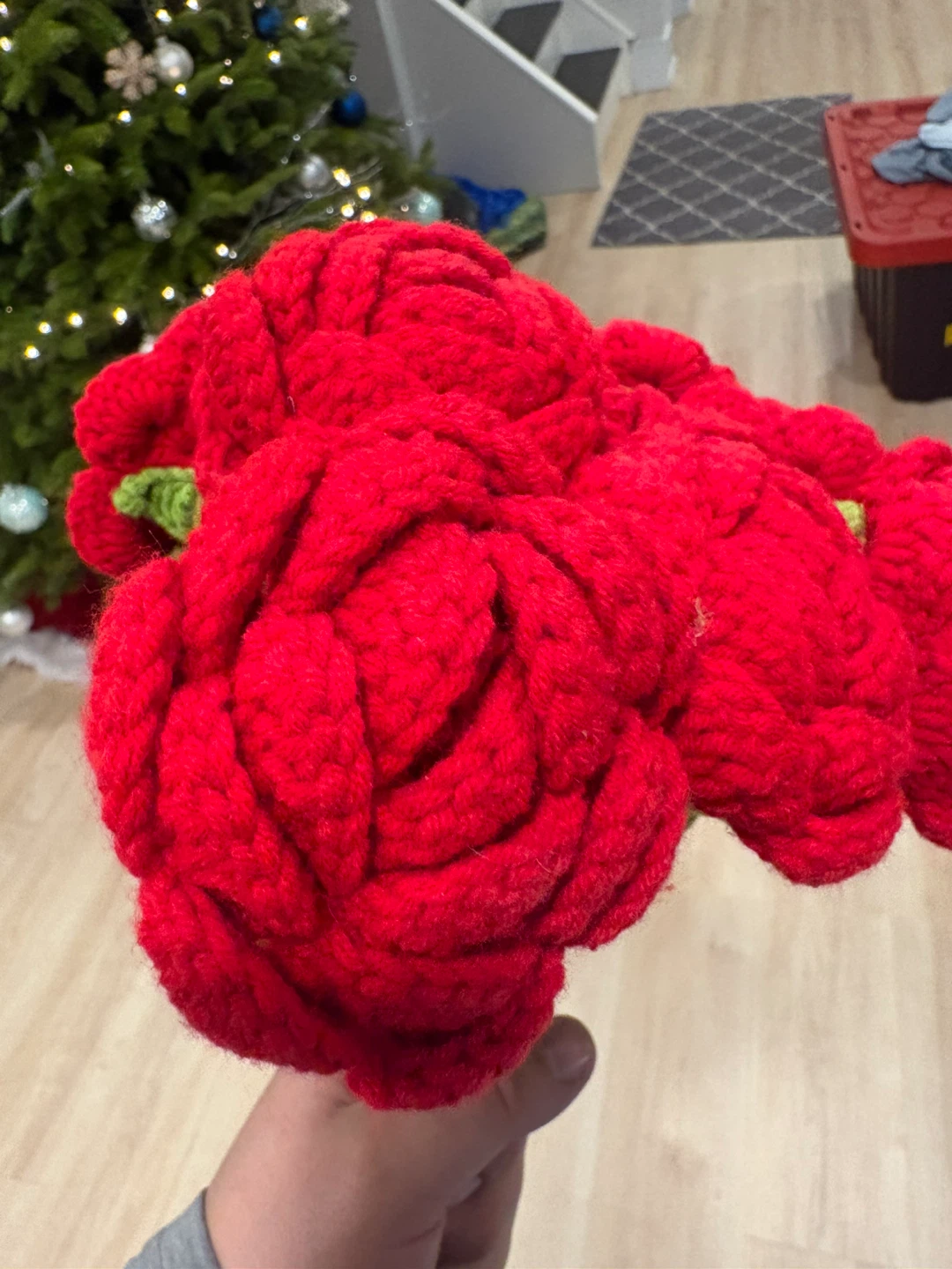 Red crochet Rose Bouquet - photo 2