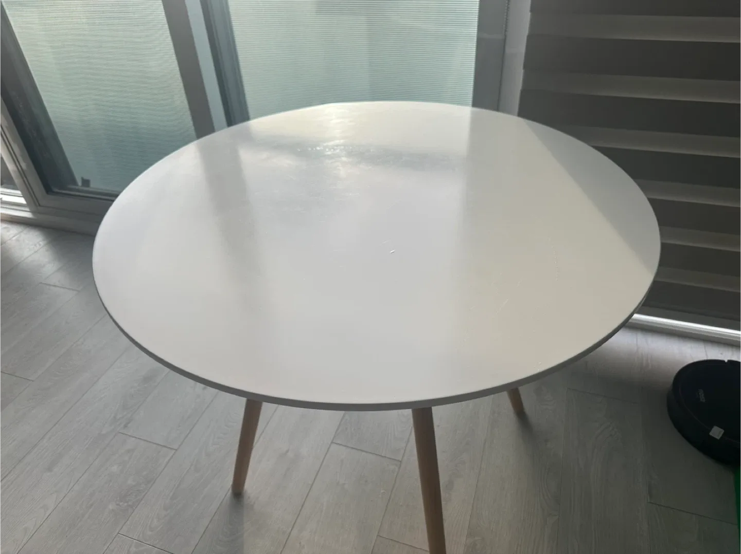 Eiffel Round Dining Table - White, 35"