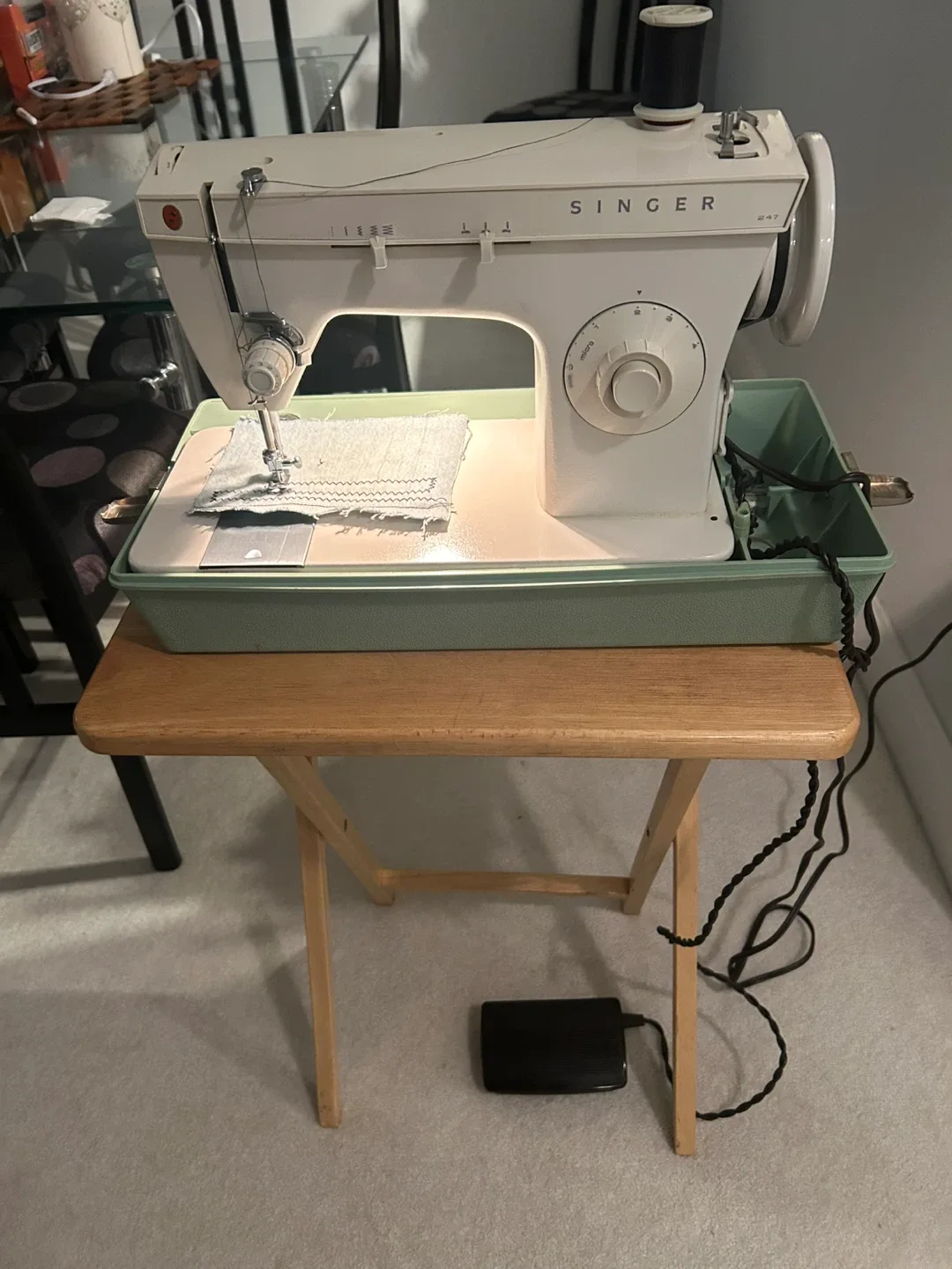 Singer 247 Zig-Zag Sewing Machine