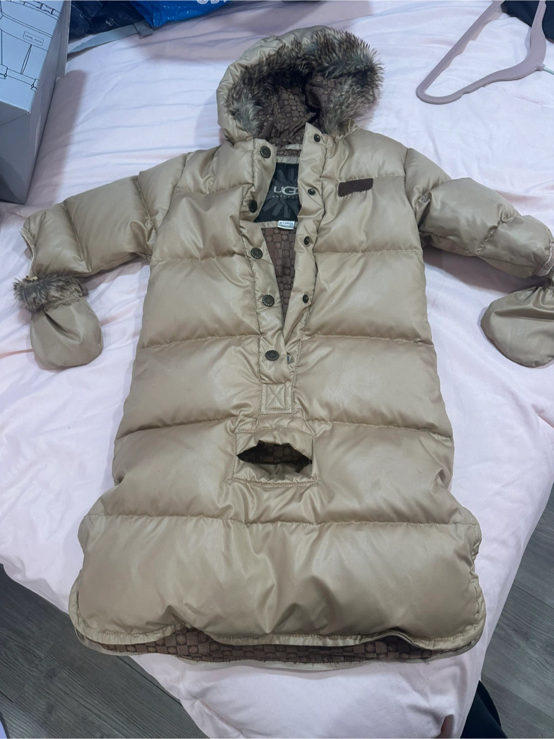 UGG Baby Puffer Pram Suit 6/12 Months - photo 3