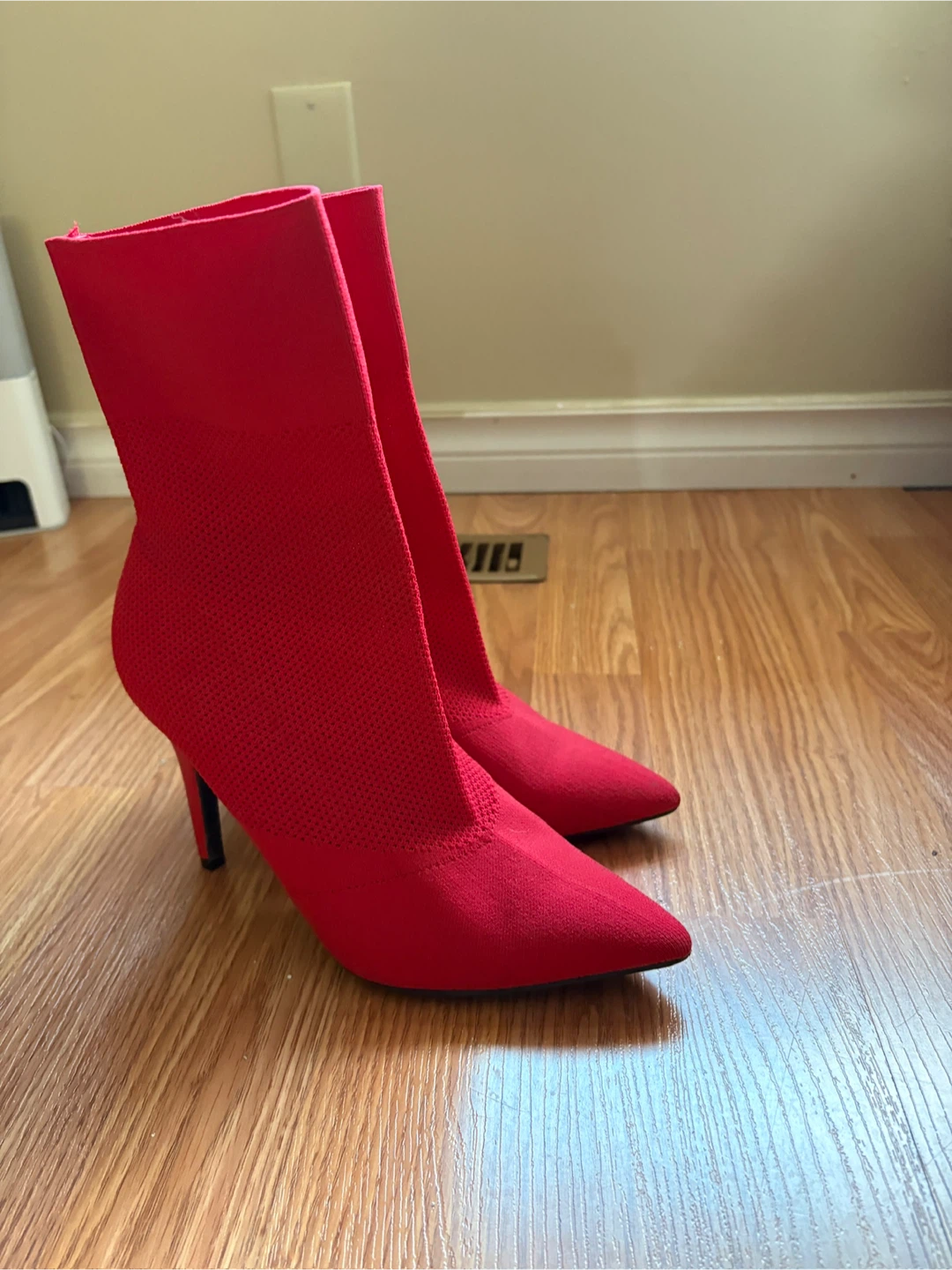 Red Pointed Toe Ankle Boots - photo 4