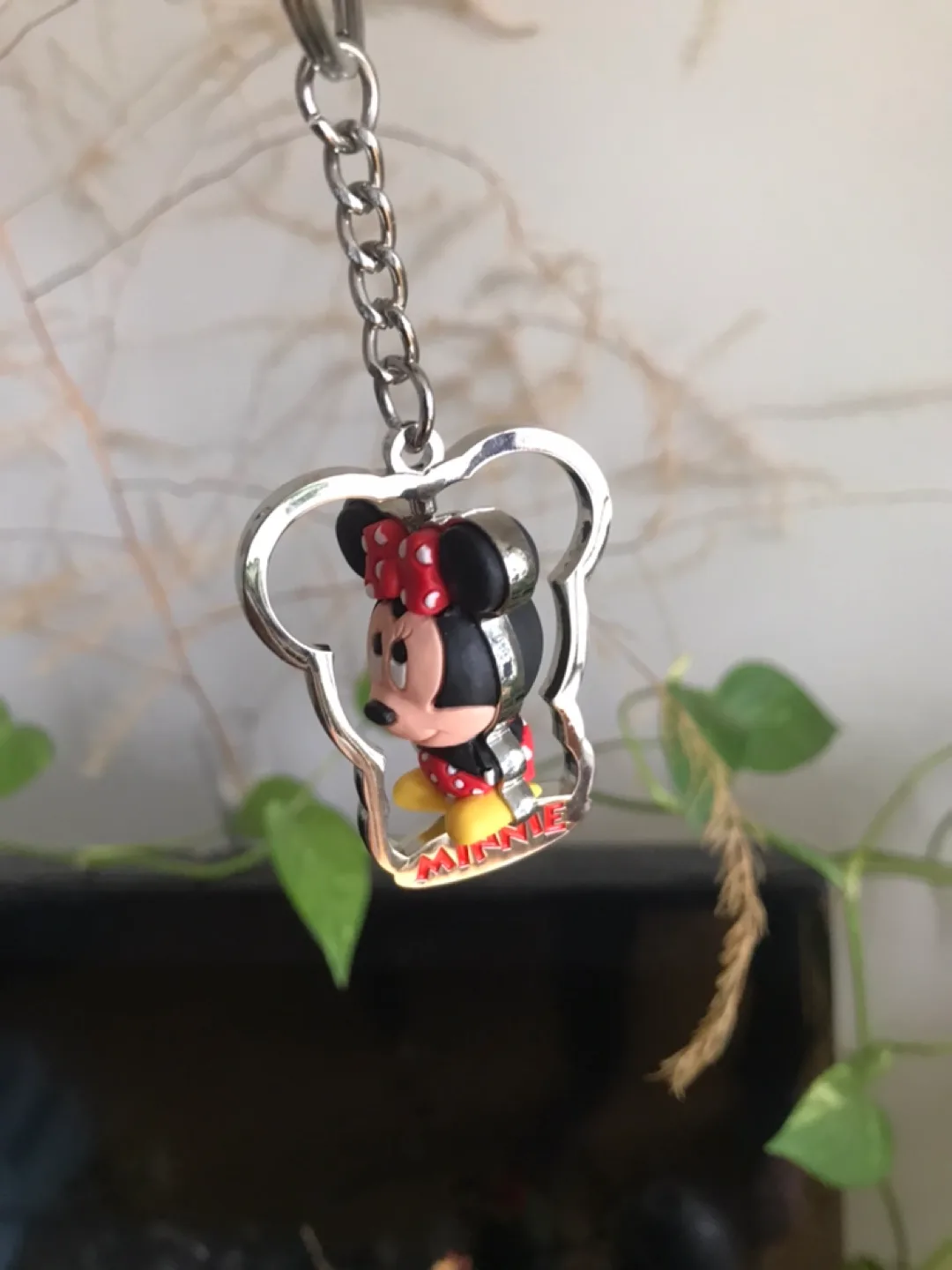 Minnie Mouse Swivel keychain - ✨NEW with tag image indicator(5)