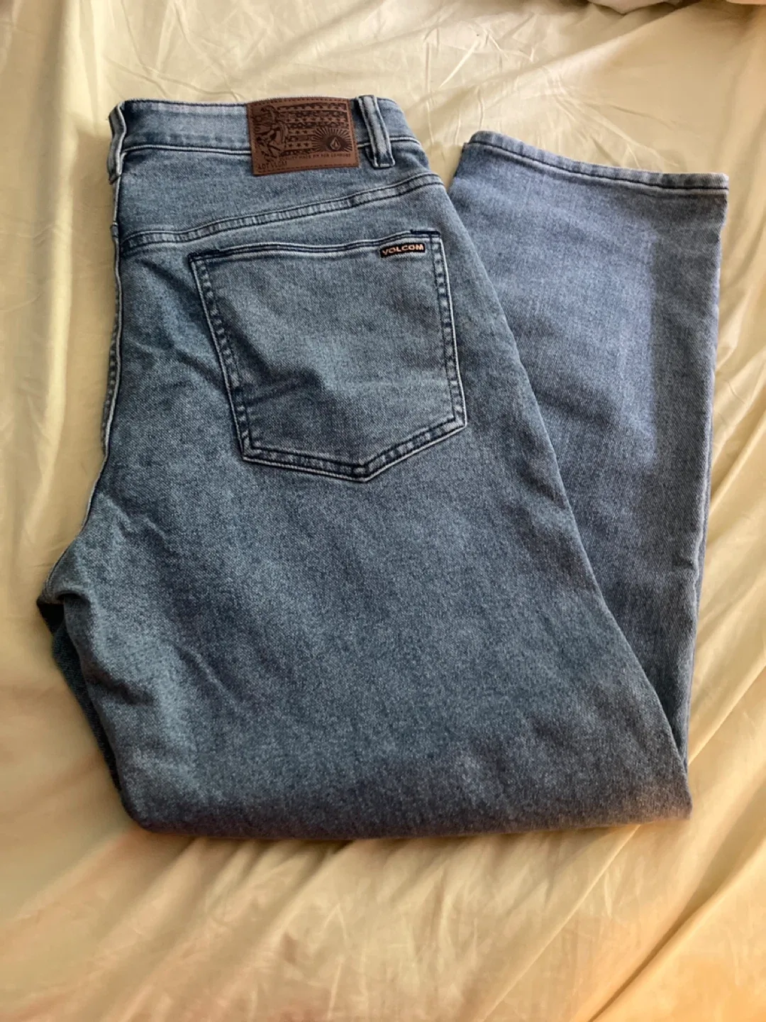 NEW Volcom Jeans, Size 32
