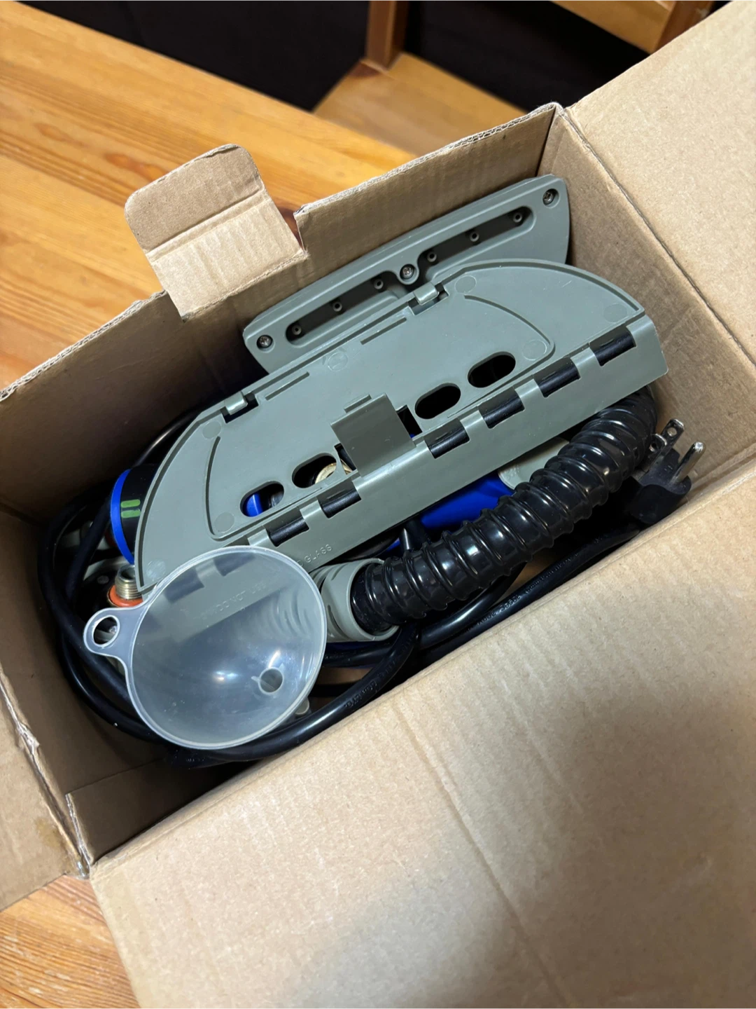 Dbtech DB-8561 Electric Steam Cleaner - photo 2