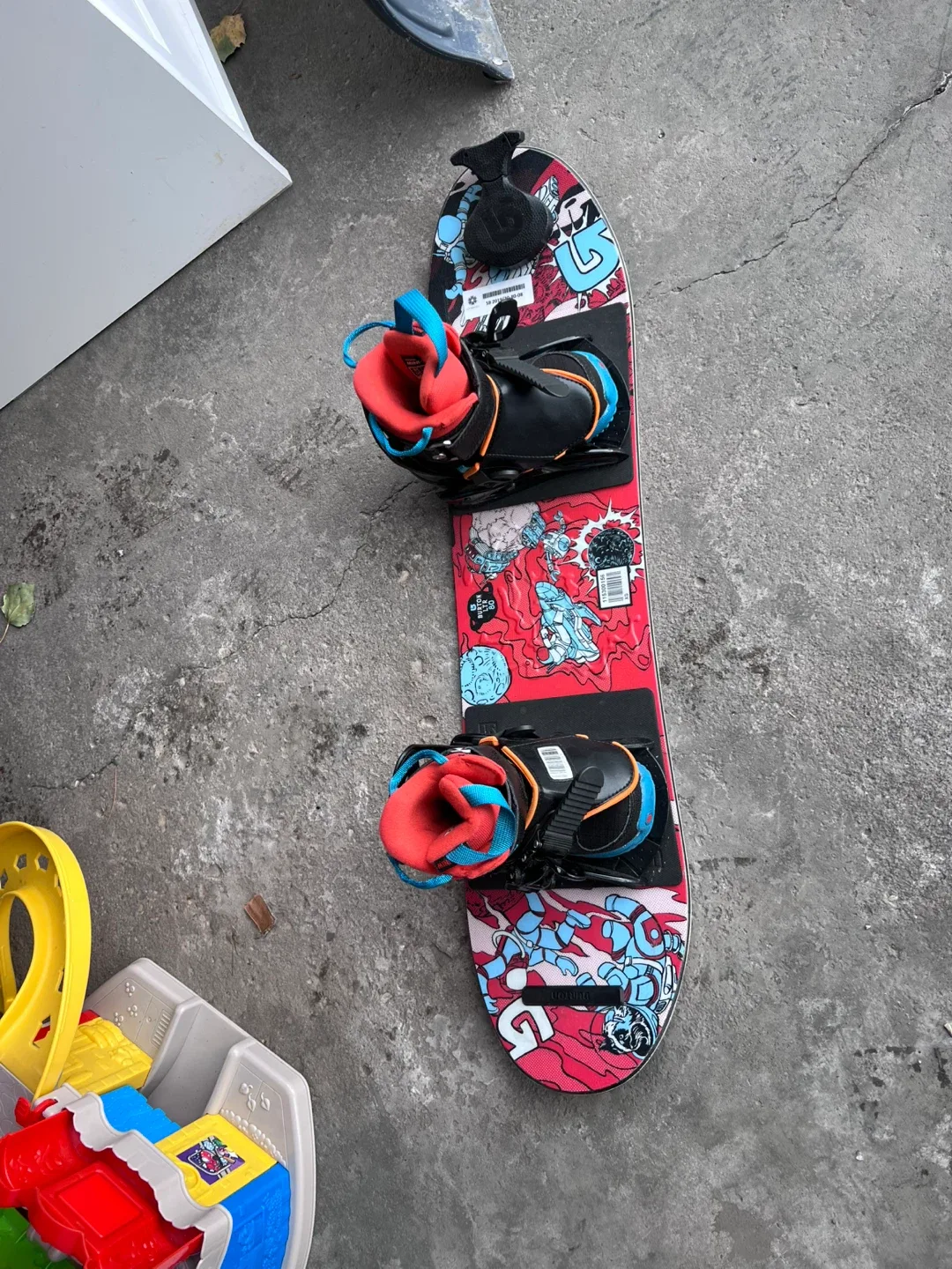 Kids Burton Snowboard, Boots, and bindings.