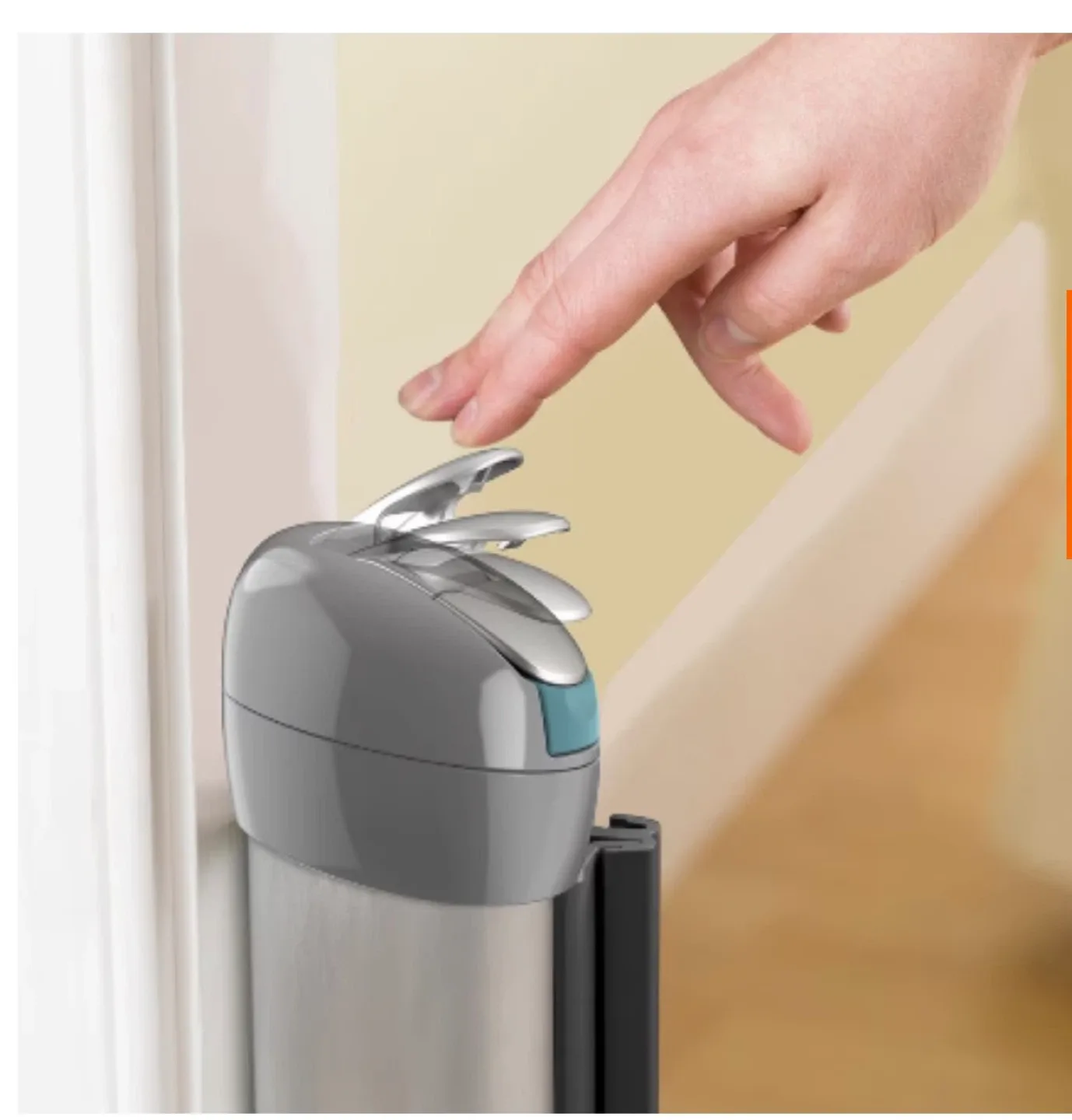 Summer Infant Retractable Walk Thru Baby Gate image indicator(3)