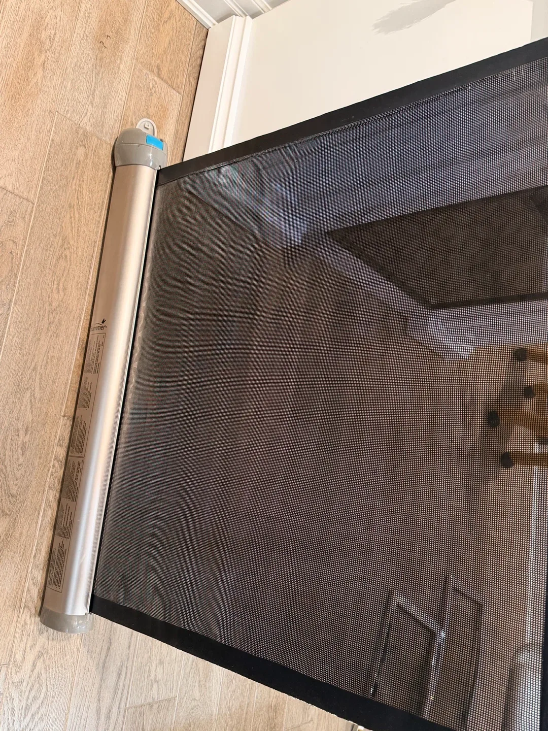 Summer Infant Retractable Walk Thru Baby Gate image indicator(7)