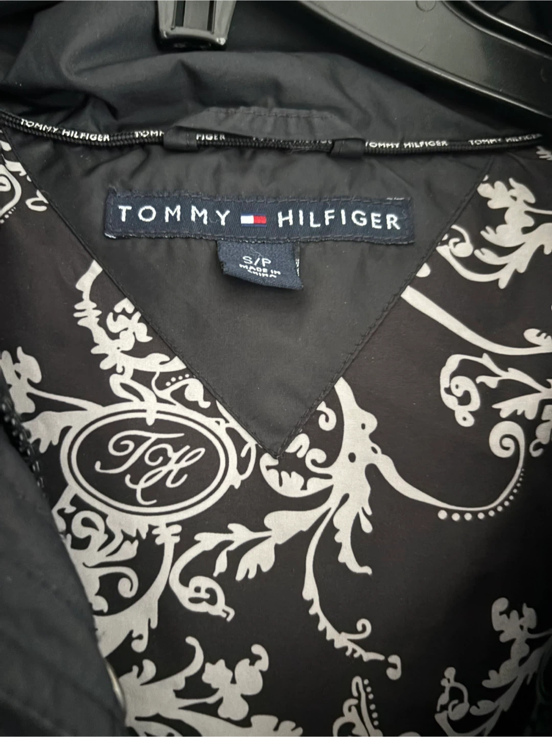 Tommy Hilfiger Black Puffer Coat w fur hood - photo 2