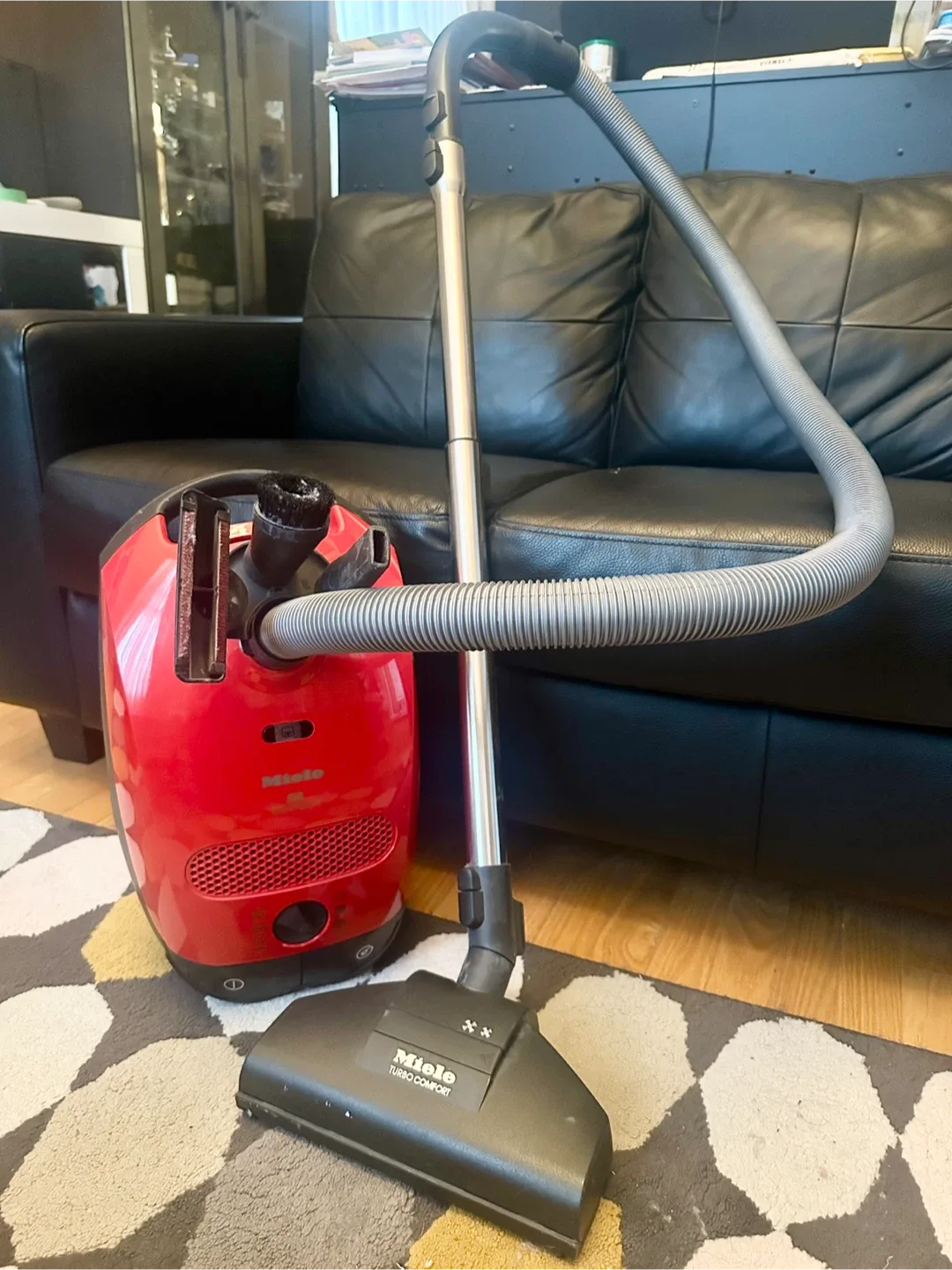 Miele Vacuum Cleaner with 3 new bags