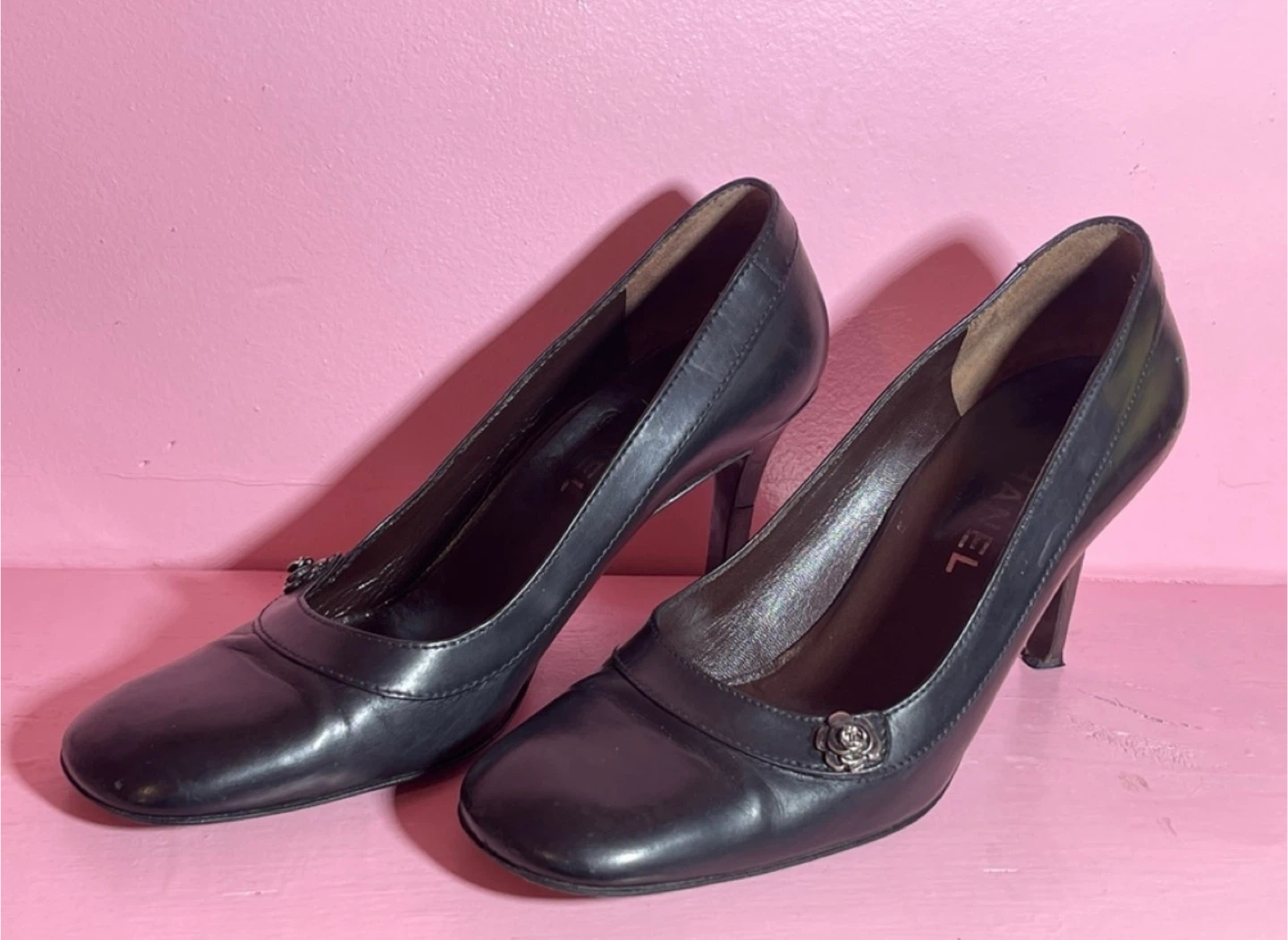Chanel Camellia flower with embedded CC logo Heels