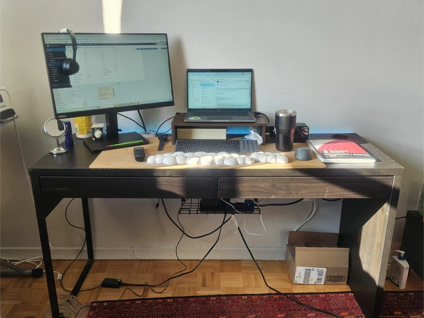 Work desk