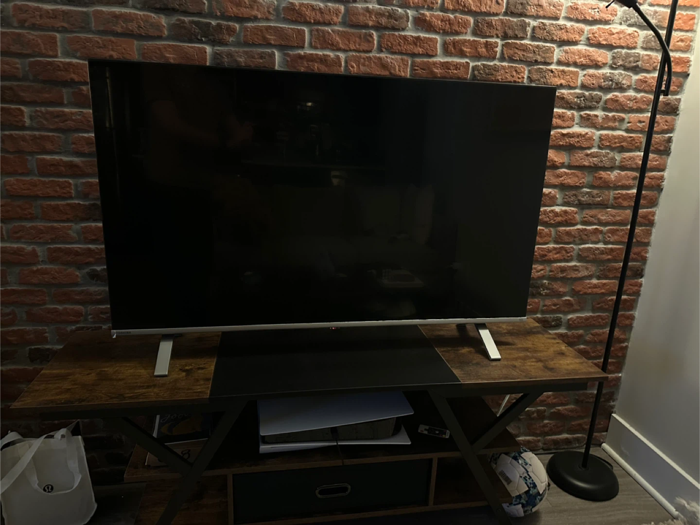 Toshiba - 50” Smart TV