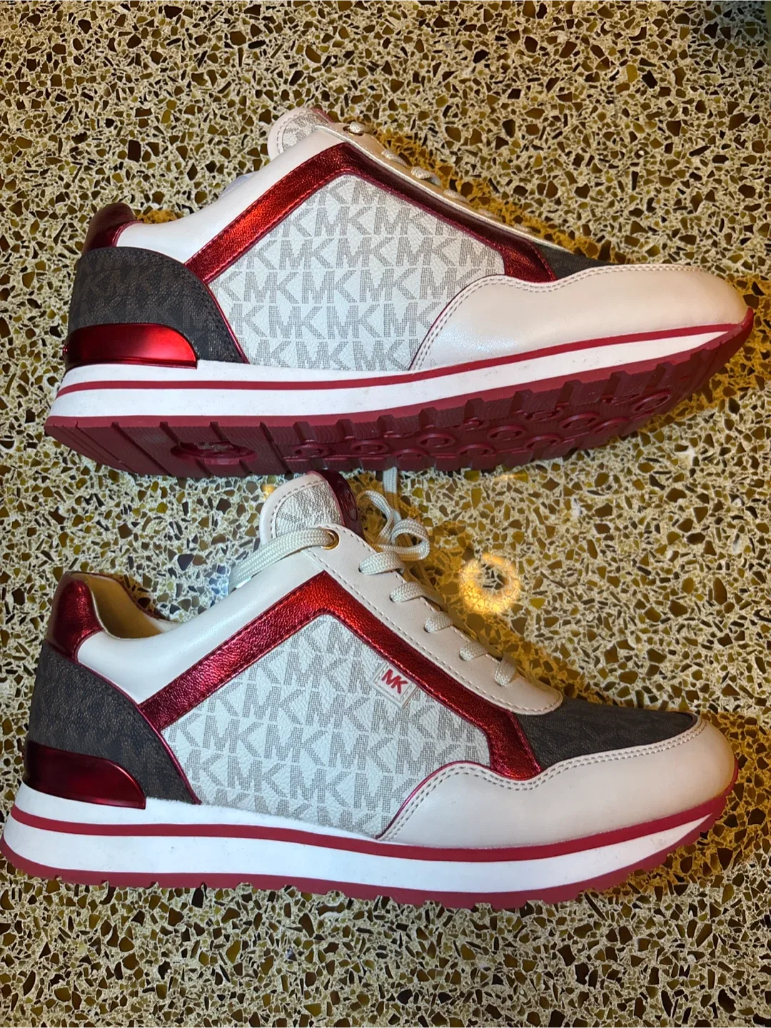 Michael Kors Maddy Signature Logo - Crimson Multi - Size 10M