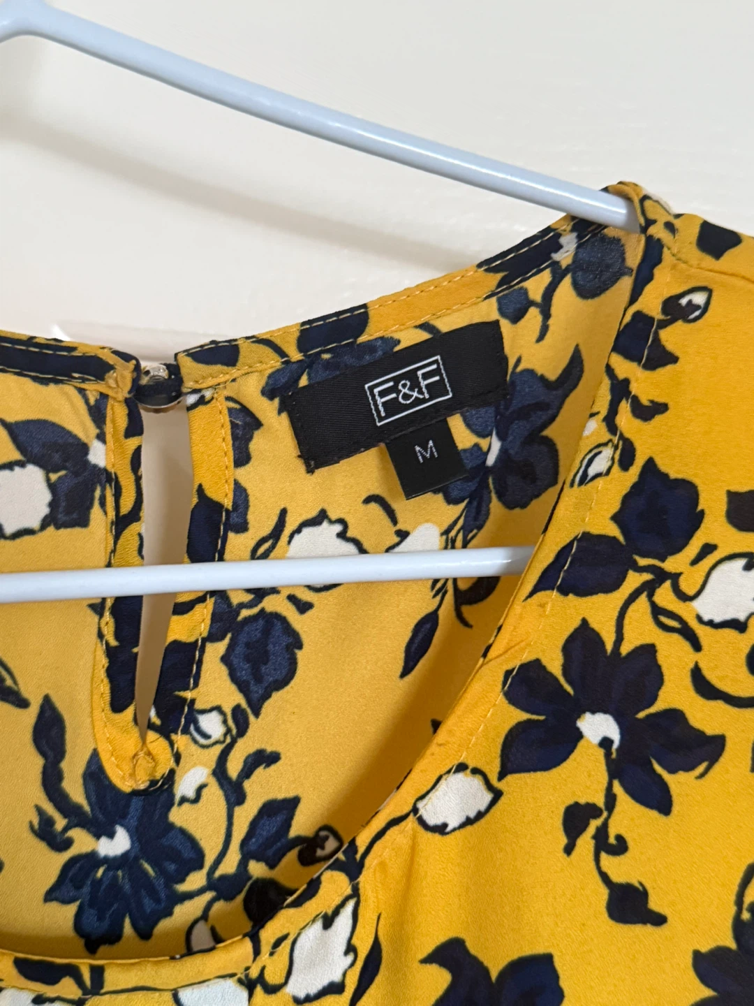 F&F Floral Sleeveless Blouse - Size M - photo 2