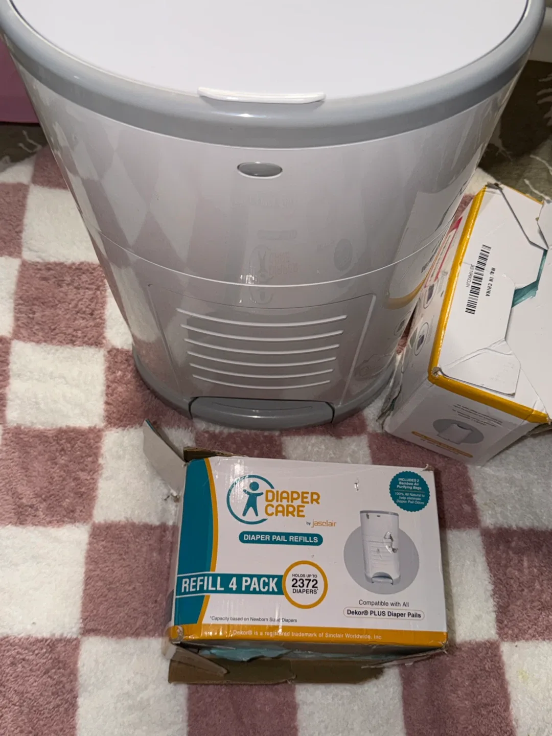 Dekor Diaper Pail with Refill Pack