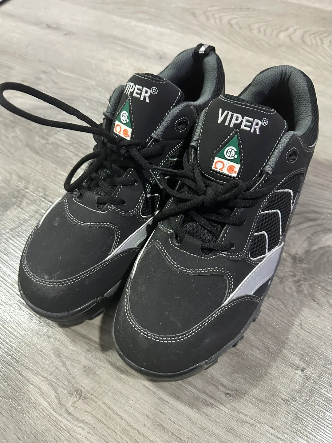 Viper Low Cut Shoes - Size 9.5