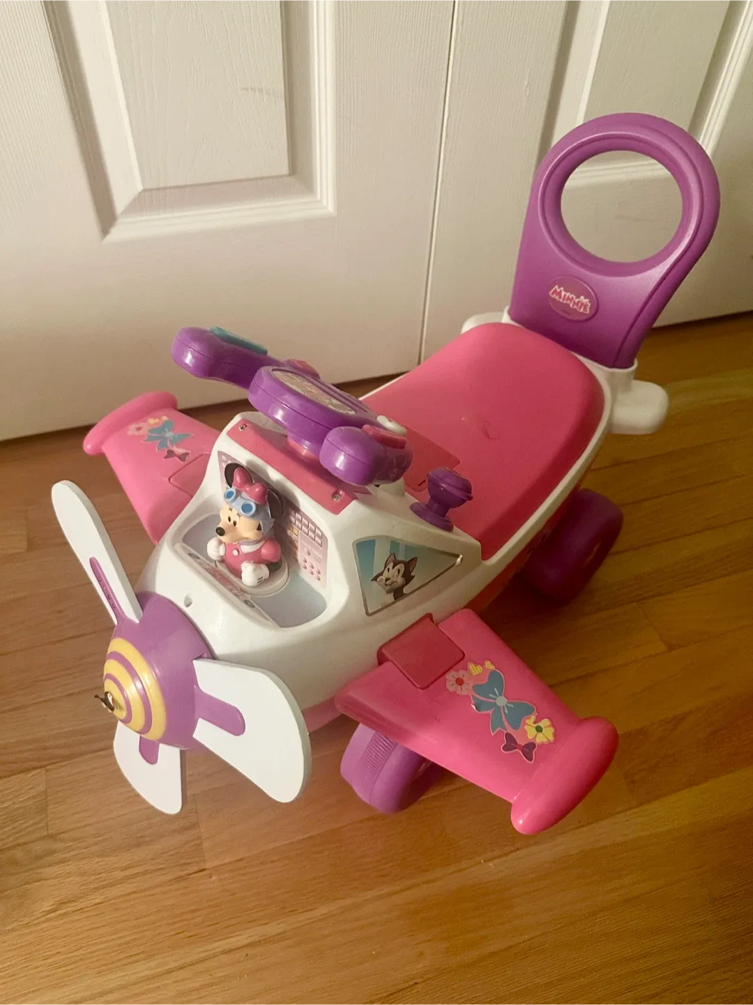 Minnie Plane toddler ride-on toy