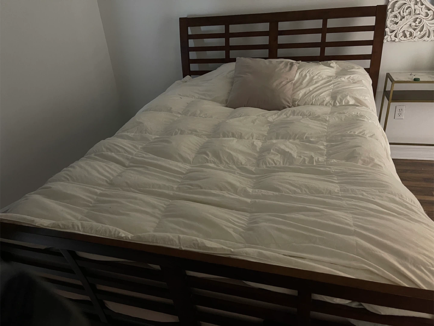 Queen Size Wooden Bed Frame - photo 3