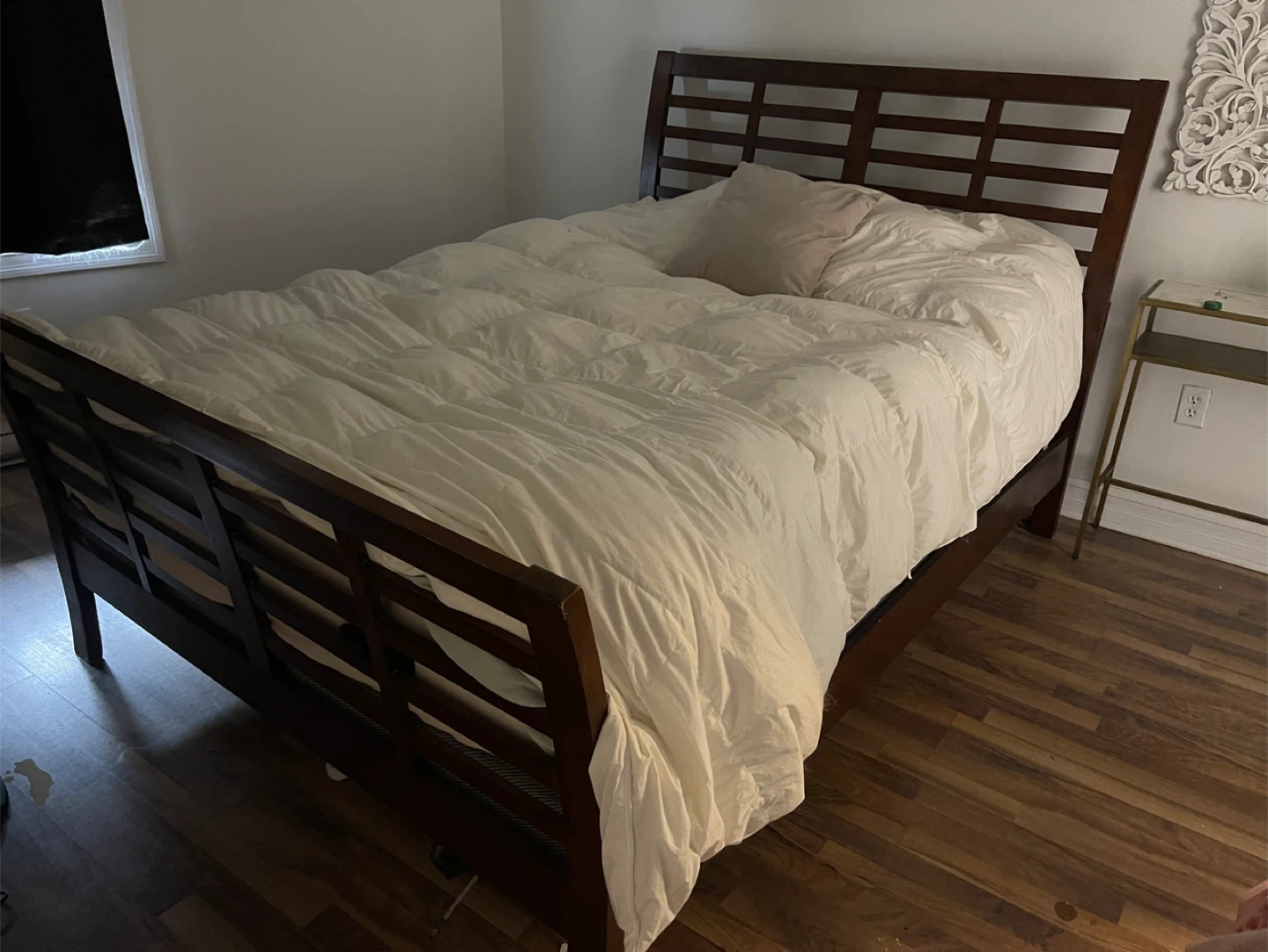 Queen Size Wooden Bed Frame - photo 2