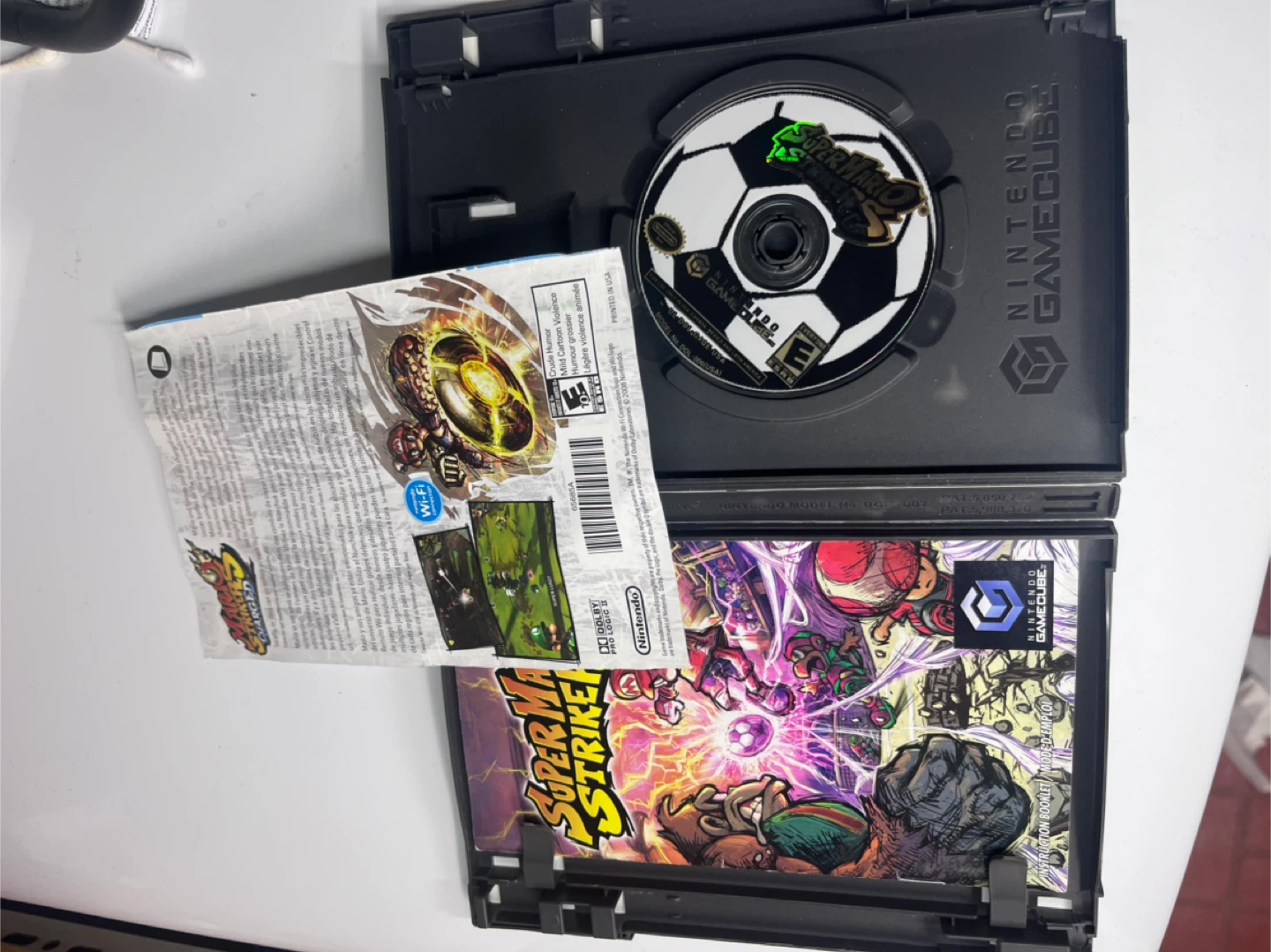 Super Mario Strikers - Nintendo GameCube - photo 3
