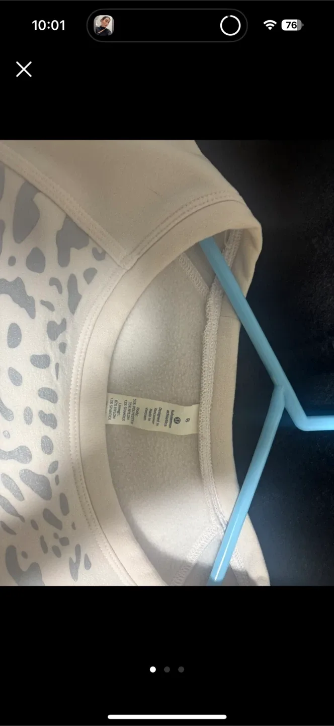 Lululemon Size 8 Cream/Silver Sweatshirt