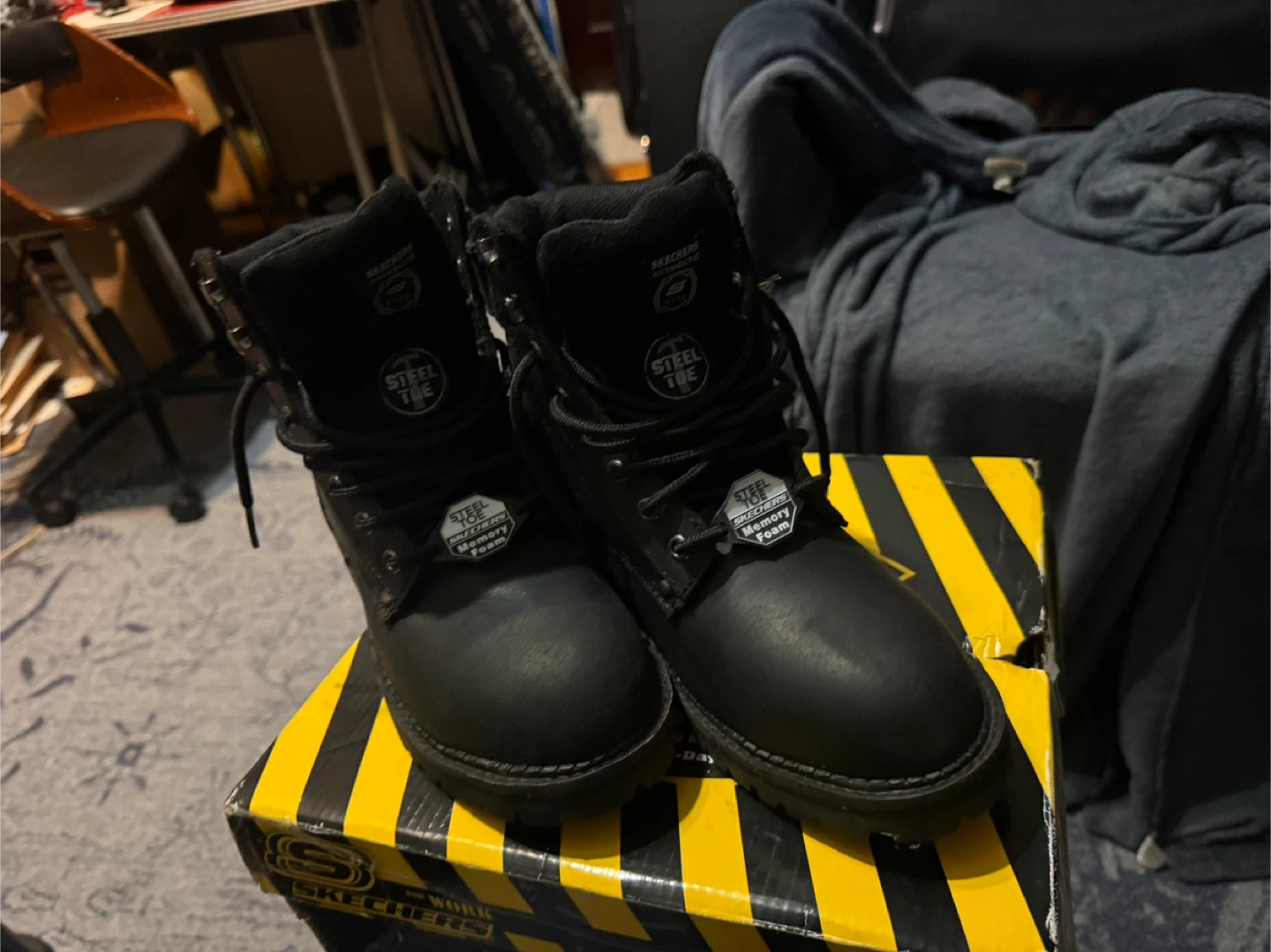 Women’s Skechers Steel Toe Work Boots size 7.5 - photo 2