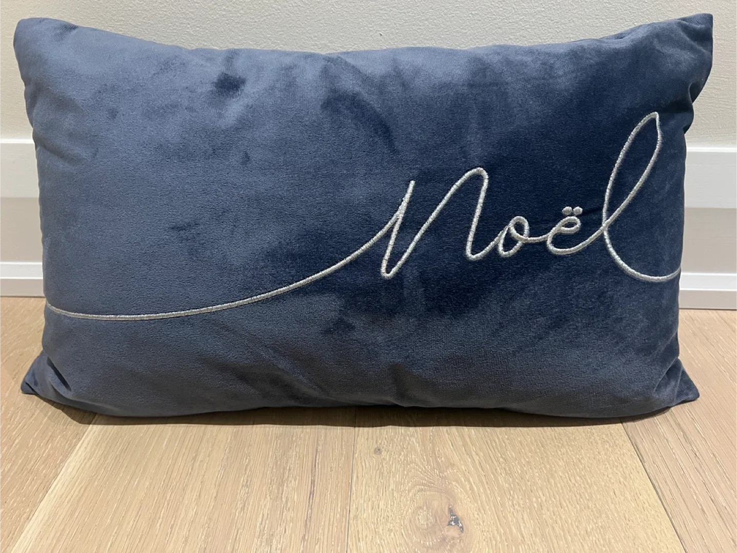 Blue Velvet 'Noël' Pillow