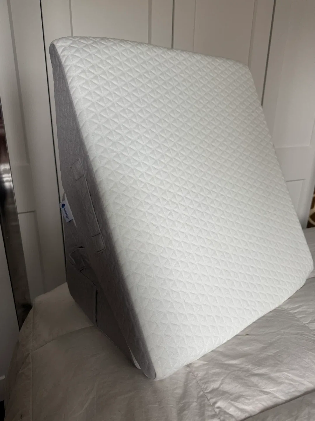 Bed Wedge Pillow multifunctional, multi use image indicator(8)