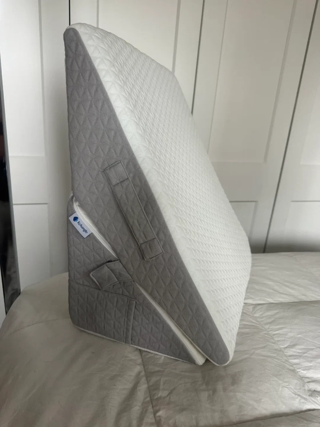 Bed Wedge Pillow multifunctional, multi use image indicator(7)