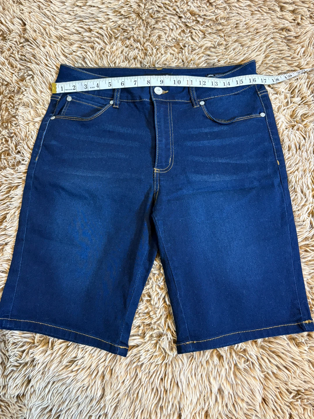 Tahari Abigail Mid-rise Bermuda Shorts - Size 12/31