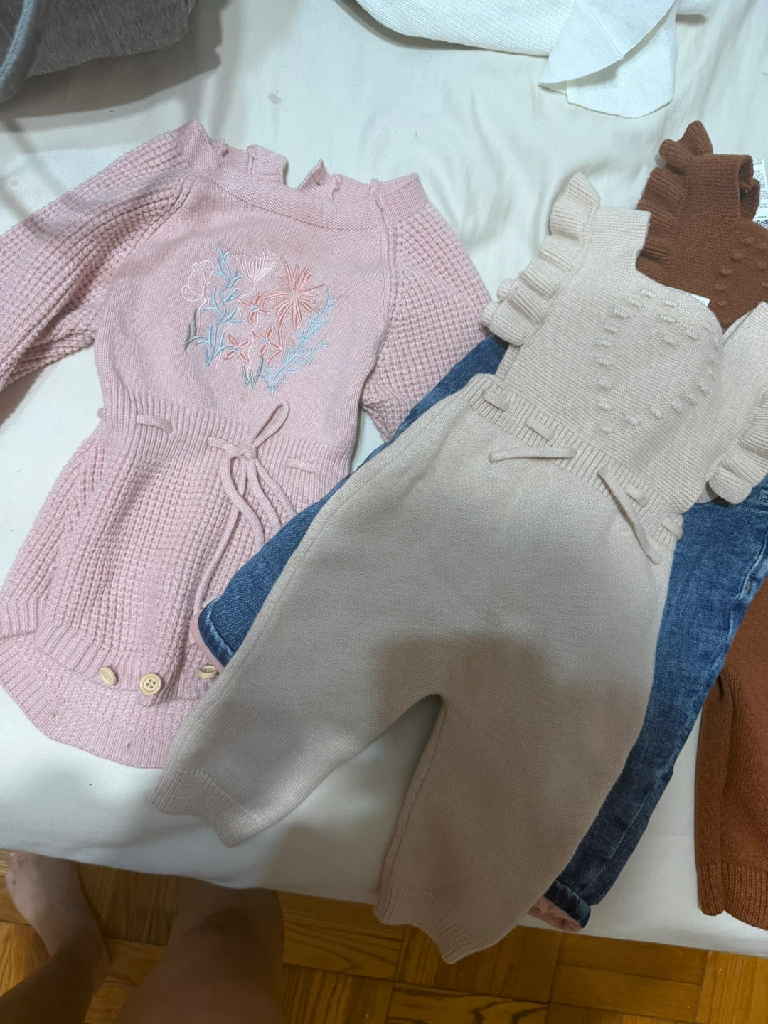 Baby Clothes Bundle - GAP Jeans, Rompers - photo 3