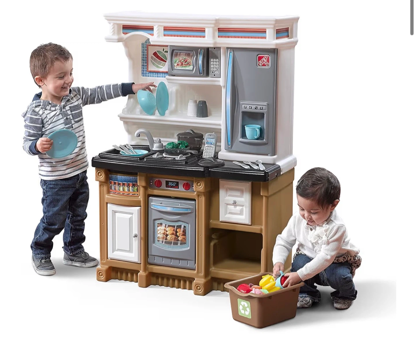 Step2 Grand Walk-In Kitchen & Grill