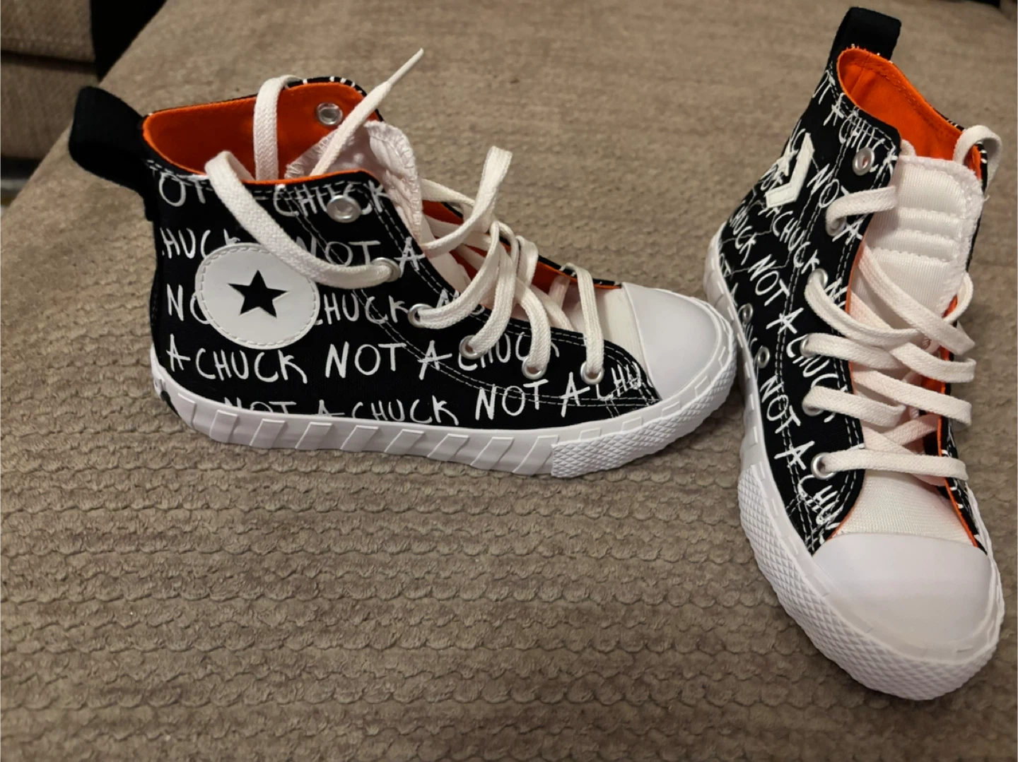 Converse Chuck Taylor All Star High Top - Youth Size 1