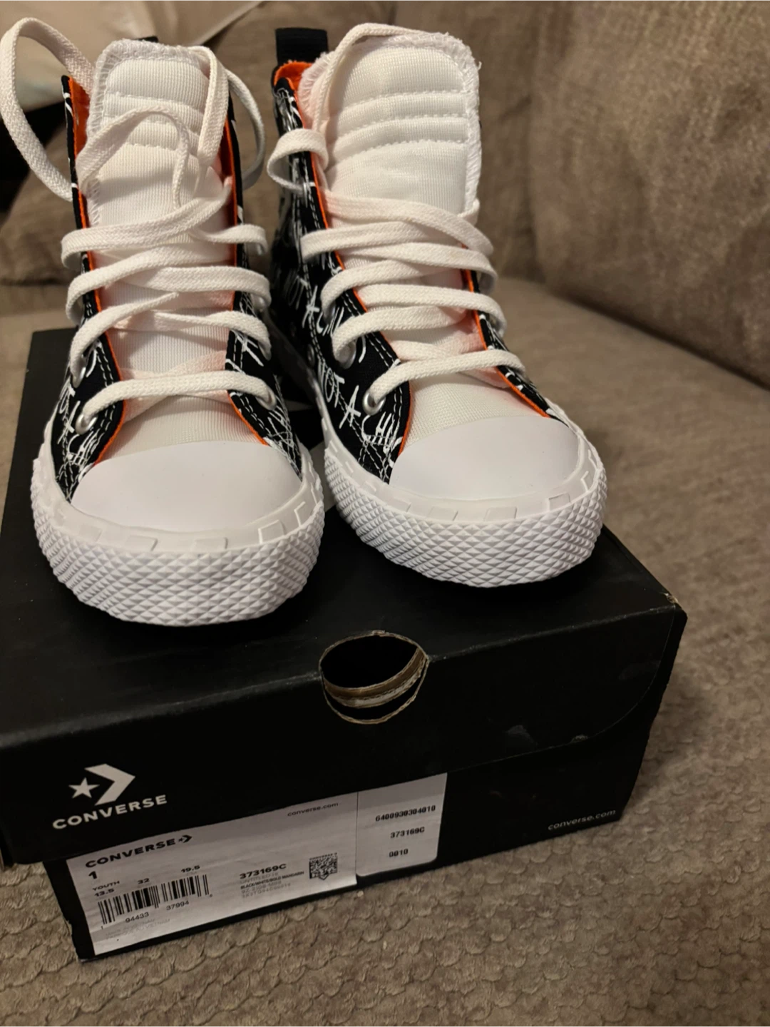 Converse Chuck Taylor All Star High Top - Youth Size 1 - photo 2