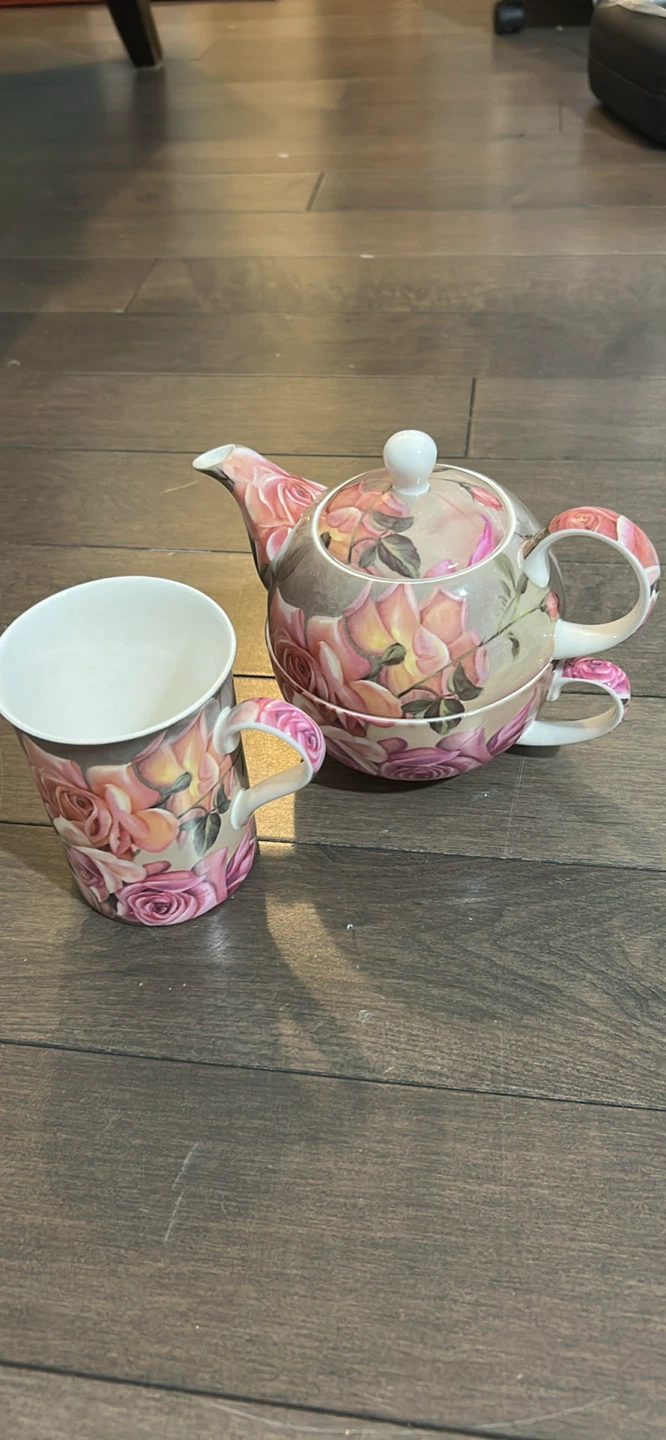 Maxwell & Williams Designer Homewares Tea Set