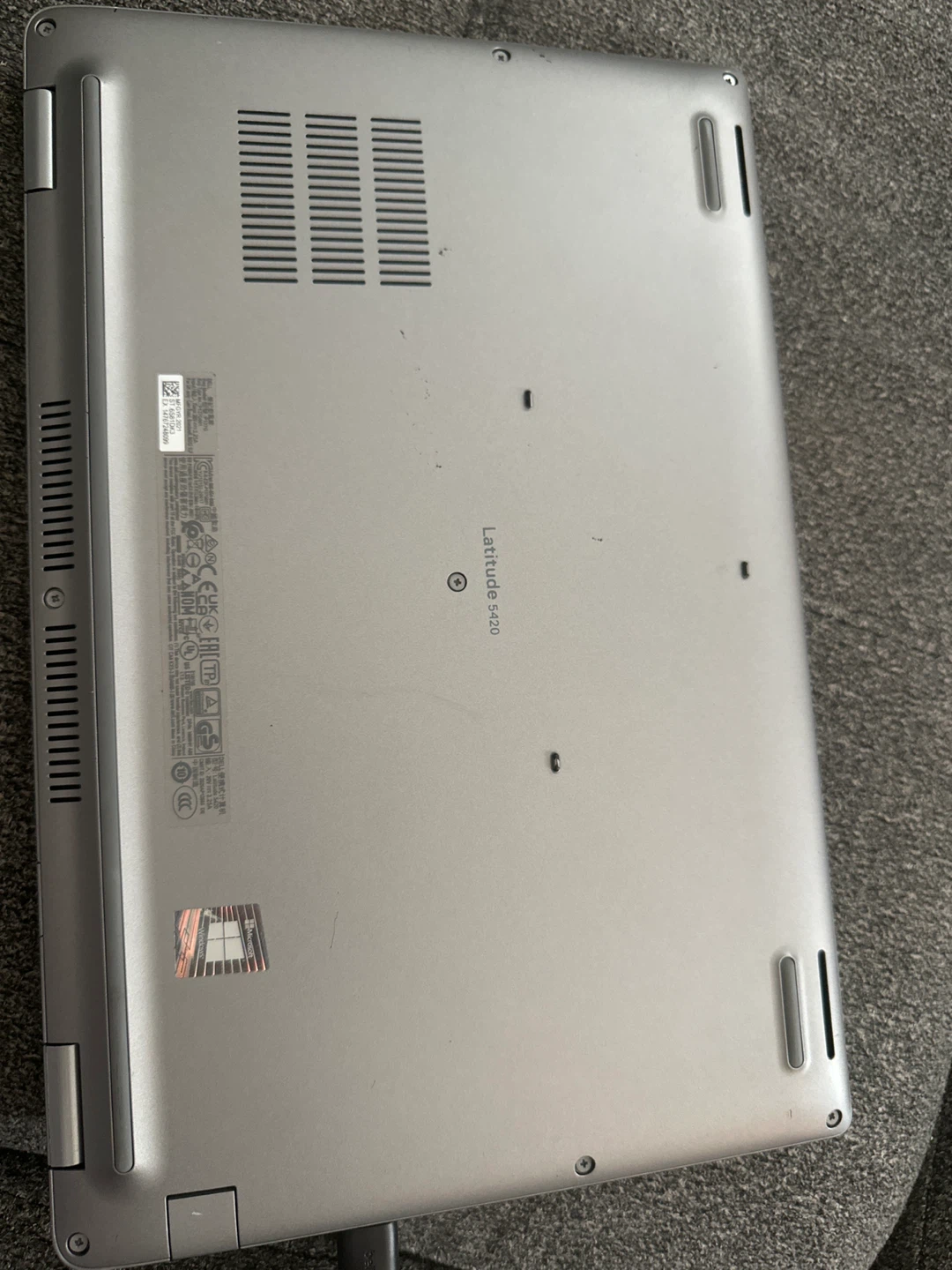 Dell Latitude 5420 Laptop - photo 4