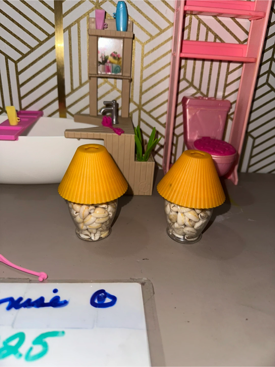 Barbie Dollhouse Furniture Lot includes Mattell TNT Barbie Doll! - photo 4
