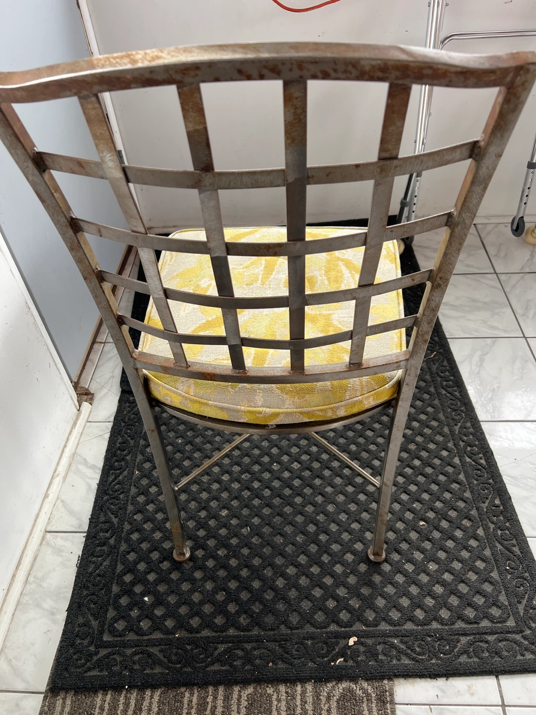 2 Metal Frame Chair w/ Yellow Floral Cushion - photo 2