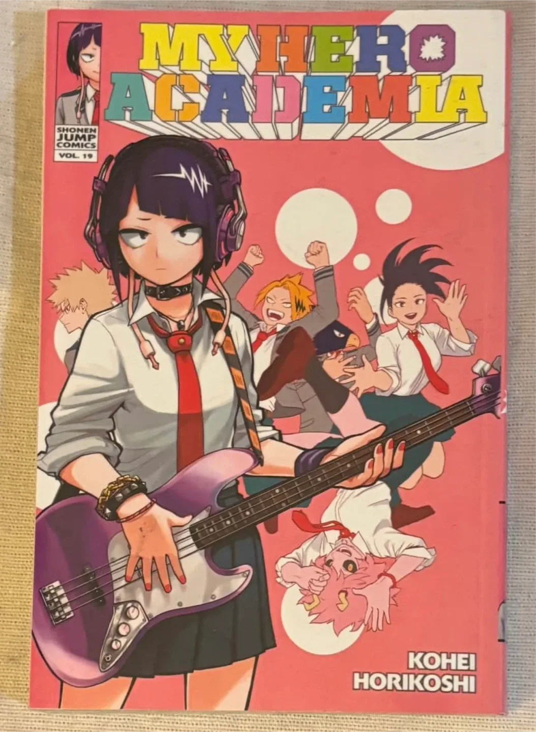 My Hero Academia Vol. 19