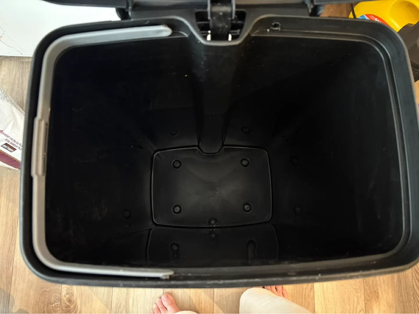 Type A Rectangular Step Bin - 50 L image indicator(9)