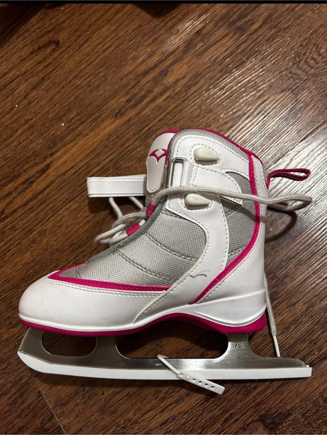 VIC Ice Skates - Size 13Y - photo 2