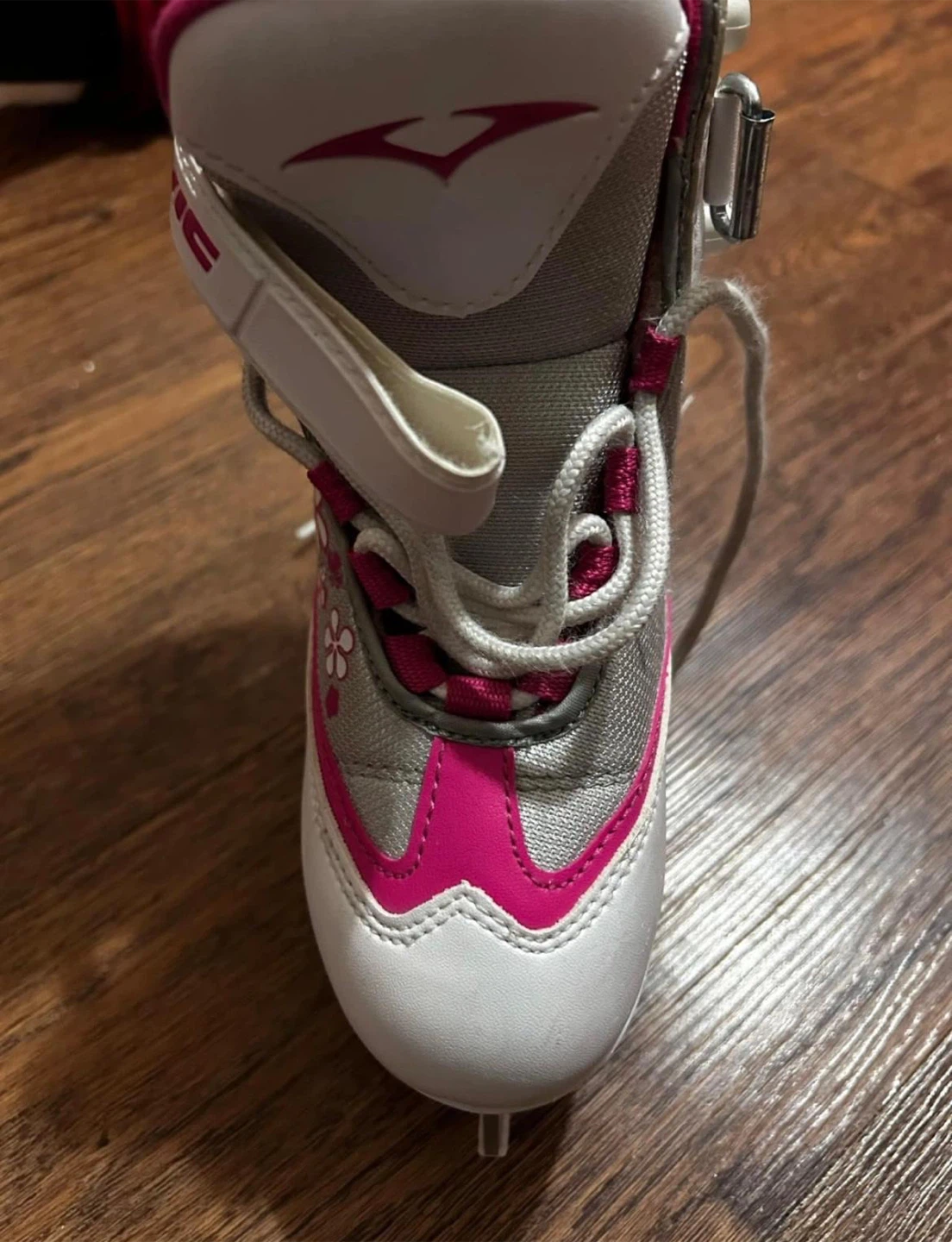 VIC Ice Skates - Size 13Y - photo 4