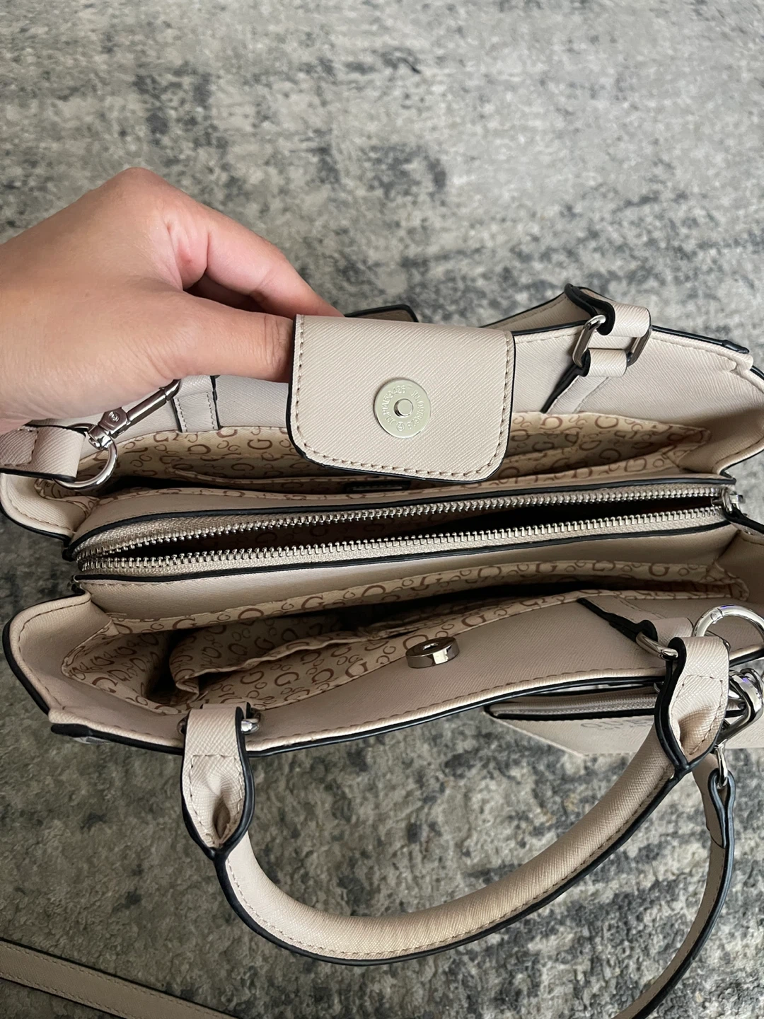 Guess Los Angeles Satchel Bag - photo 4