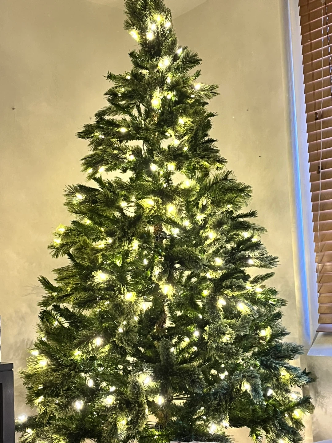 Sylvania 7.5 ft Pre-Lit Cashmere Christmas Tree