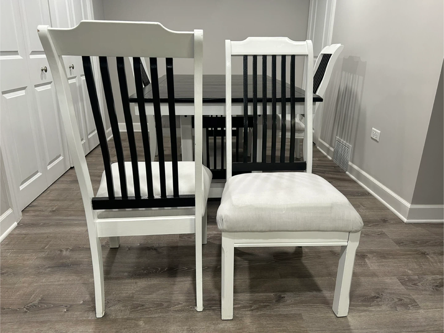 Dining Table with 4 Chairs - Black & White - photo 3