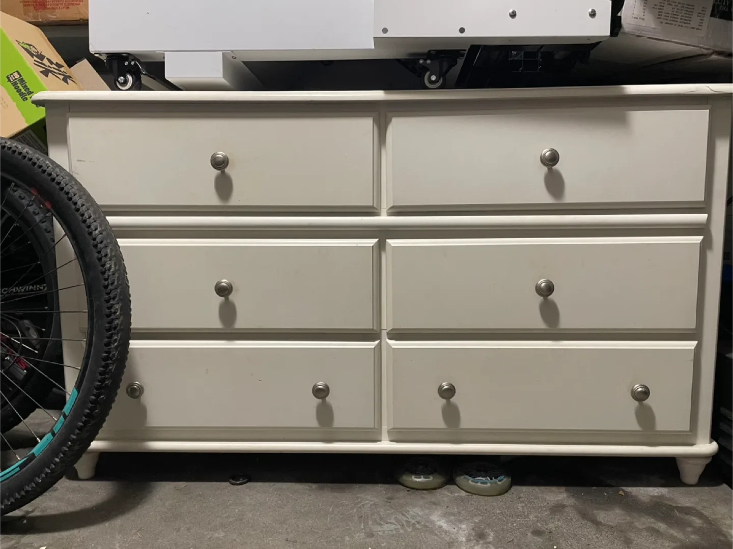 White 6-Drawer Dresser